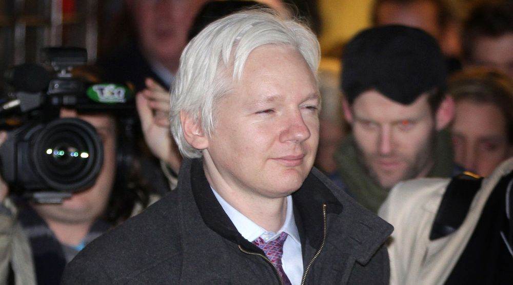 Britisk høyesterett har bestemt at Wikileaks grunnlegger, Julian Assange, kan utleveres til Sverige. Han vurderer nå anke til menneskerettighetsdomstolen i Strasbourg.