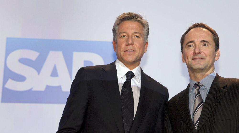 SAPs to toppledere, Bill McDermott (t.v) og Jim Hagemann Snabe, har sikret seg Ariba for over 25 milliarder norske kroner. Dermed sikrer de seg en konkurrent og en betydelig nettsky-leverandør. 