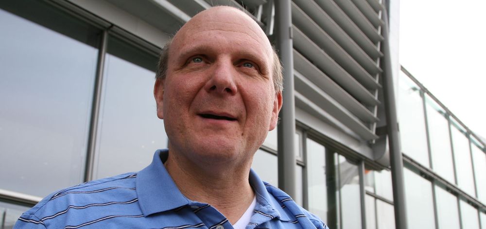 Steve Ballmer vil fortsatt kjøpe Yahoo, men krever at ledelsen og styret sparkes først.