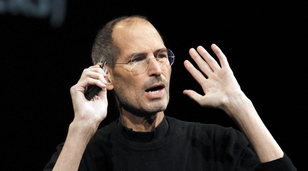 Holdt på til det siste: Steve Jobs  har vært alvorlig kreftsyk i lengre tid. I sommer valgte en skrøpelig Jobs likevel å holde produktlansering for å vise frem sin nye nettskytjeneste iCloud fra scenen (bildet).