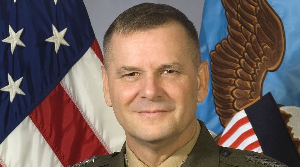 Pensjonert general i US Marines, James Cartwright, mener USA må etablere en politikk der de gjengjelder kinesiske kyberangrep.