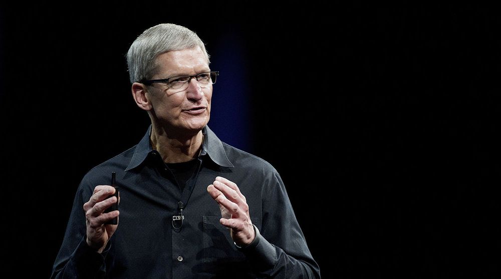 Apple-sjef Tim Cook sier iPhone5 har satt ny rekord for weekendsalg i Kina.