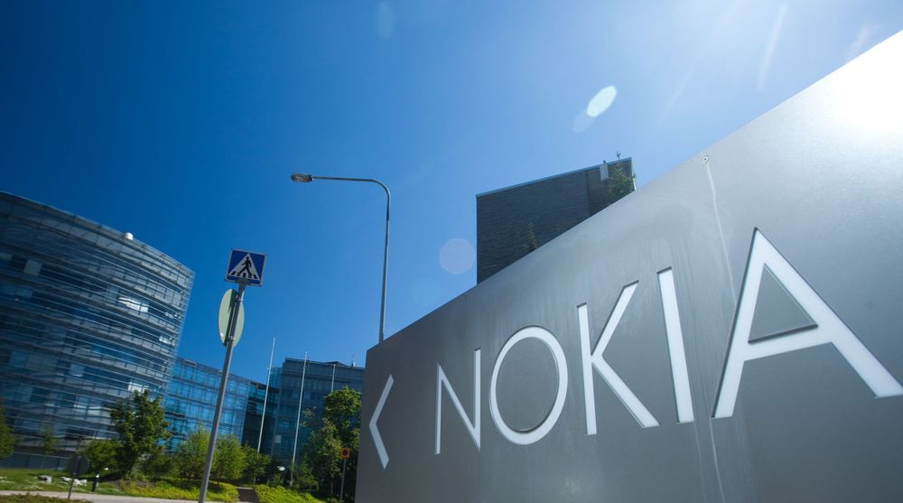 Nokias hovedkvarter i Espoo, Finland, ble forrige uke solgt. Salget står som et symbol på at det finske mobileventyret er i problemer. Men kinesiske Huawei ser muligheter i landet og åpner nå et forskningssenter for mobiltelefoner samtidig som Nokia har skallet av ansatte.