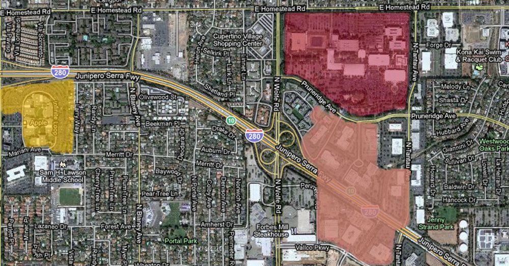 I gult, Apples hovedkvarter i Inifinite Loop. I mørk rosa, HPs område med pc-avdelingen og et briefing-senter, som Apple skal kjøpe. I lys rosa, eiendom som Apple kjøpte i 2006. Avstanden fra Infinite Loop til HPs enorme område er i underkant av to kilometer. (Underlaget for bildet er Google Maps.)
