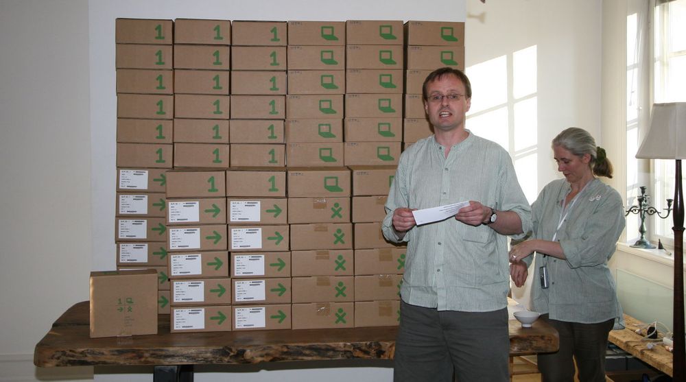 Håkon Wium Lie fikk tak i 100 OLPC-maskiner, men det blir ikke flere slike i Norge med det første selv om resten av Europa nå får muligheten til å kjøpe den.