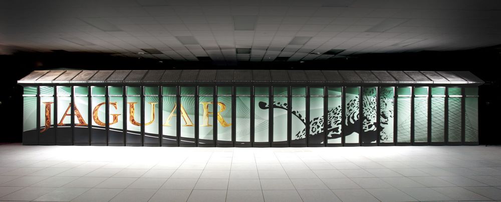 Dette er verdens kraftigste superdatamaskin. Jaguar, en Cray XT5 med sekskjernede Opteron-prosessorer fra AMD, har tatt et langt skritt forbi IBM.