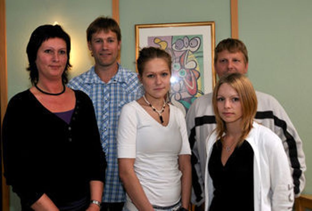 Fra venstre: Trude Helen Flak,Thor Steinsland, Erma Bratic, Tonje Kvalvik og Roger Skogberget. 