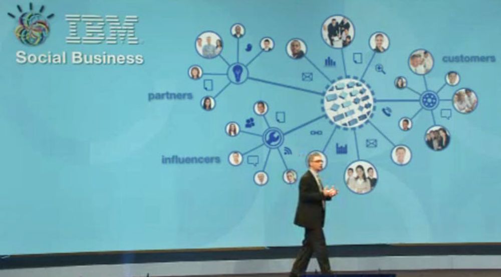 IBM Lotus-sjef Alistair Rennie under åpningen på Lotusphere i morges: Poenget er å følge løpende med i hvordan ikke bare kunder og partnere reagerer, men også &#8211; og kanskje særlig &#8211; de innflytelsesrike.