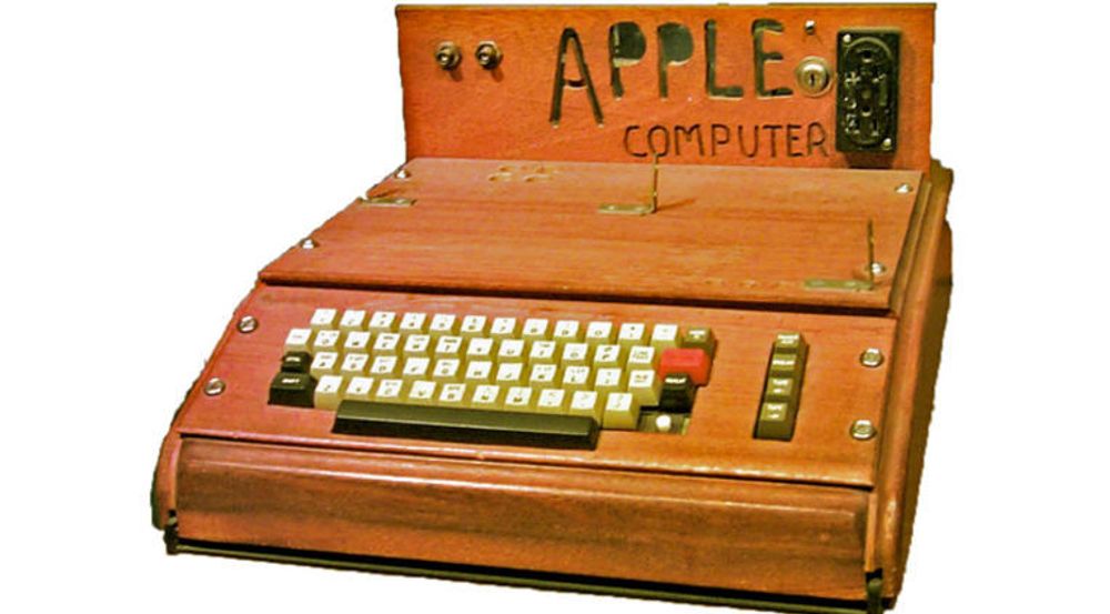 Apples første datamaskin skal på auksjon. Kassettspiller og bruksanvisning medfølger, men ikke skjerm.