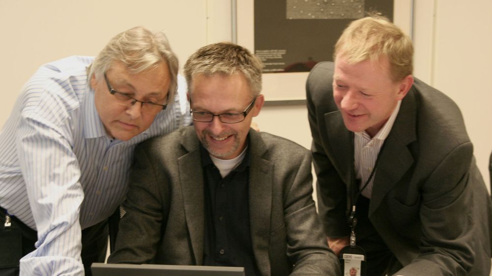 Arne Sigurd Rognan Nielsen (IBM), Morten Solberg (Working Place) og Frank Aaseli (IBM) mener bedrifter har mye å hente på å innføre sosiale nettverk. 
