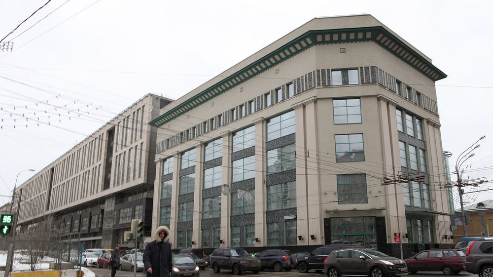 Vimpelcoms hovedkvarter i Moskva: Telenor er i ferd med å skaffe seg 43 prosent av aksjene i Russlands tredje største mobiloperatør, målt i antall abonnenter. Den russiske mangemilliardøren Mikhail Fridman kontrollerer 40,5 prosent av aksjene.