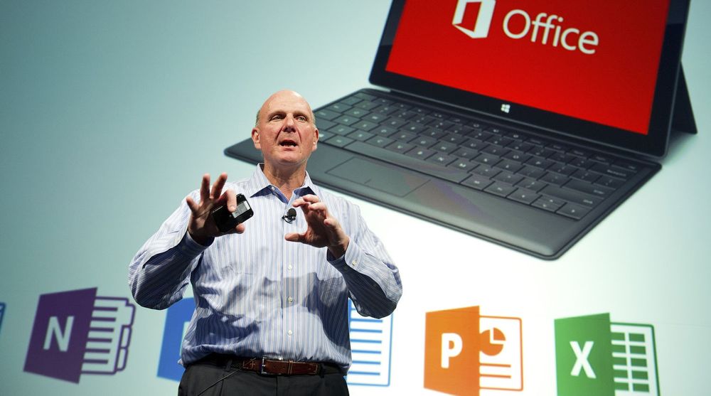 Steve Ballmer gir blant annet bort dette nettbrettet til alle heltidsansatte i Microsoft.