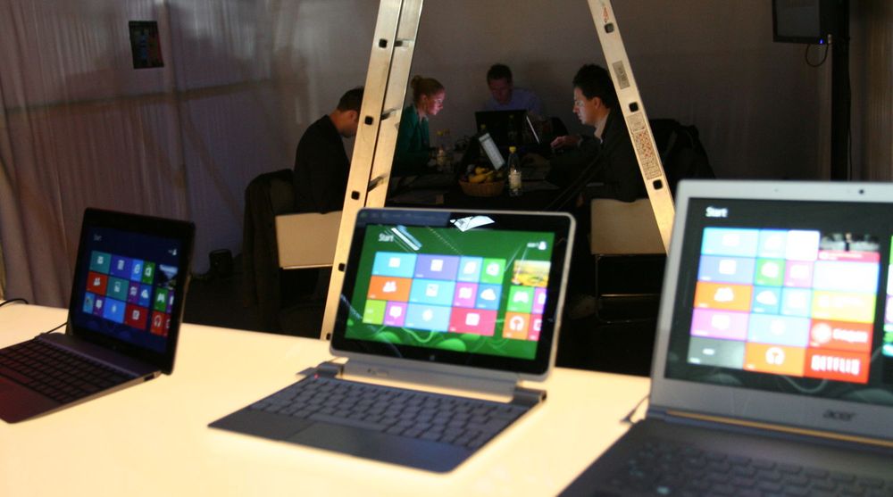 Salget av pc-er stuper både i verden og her hjemme i Norge. Bildet er fra Windows 8-lanseringen i Stockholm i forrige måned.