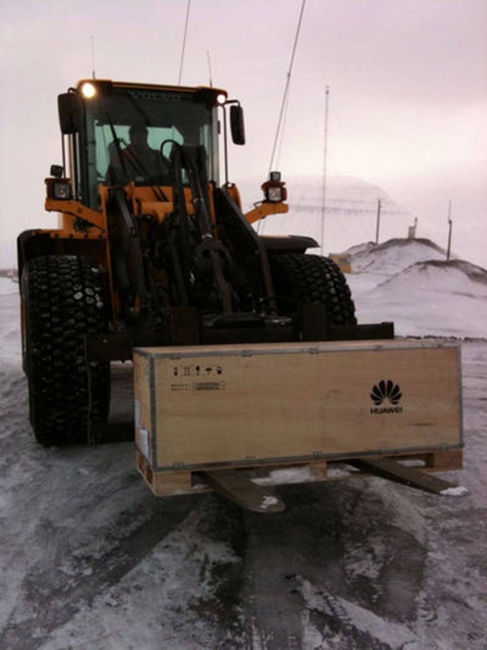 Svalbard: Her losses utstyr til Telenors mobilnett i Longyearbyen. Totalt har Telenor seks ulike mobilbasestasjoner på Svalbard.