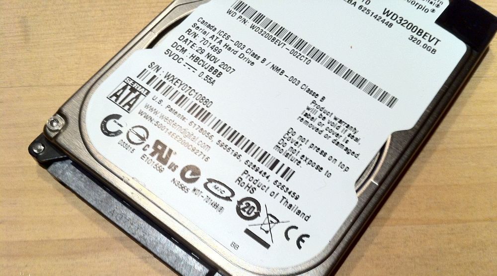 Harddisk-markedet vil slite i 2013, mener IHS iSuppli. Økt konkurranse fra SSD-markedet og kraftig nedgang i salget av PC-er er skylden. 