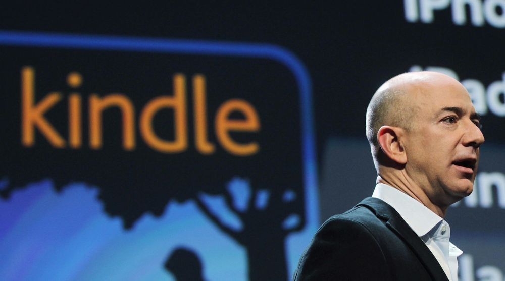 Amazons gründer og toppsjef, Jeff Bezos, opplever fenomenal vekst for ebøker. Det er med på å drive resultatet for selskapet, men tunge investeringer til utskipingsterminaler sender resultatet nedover. 