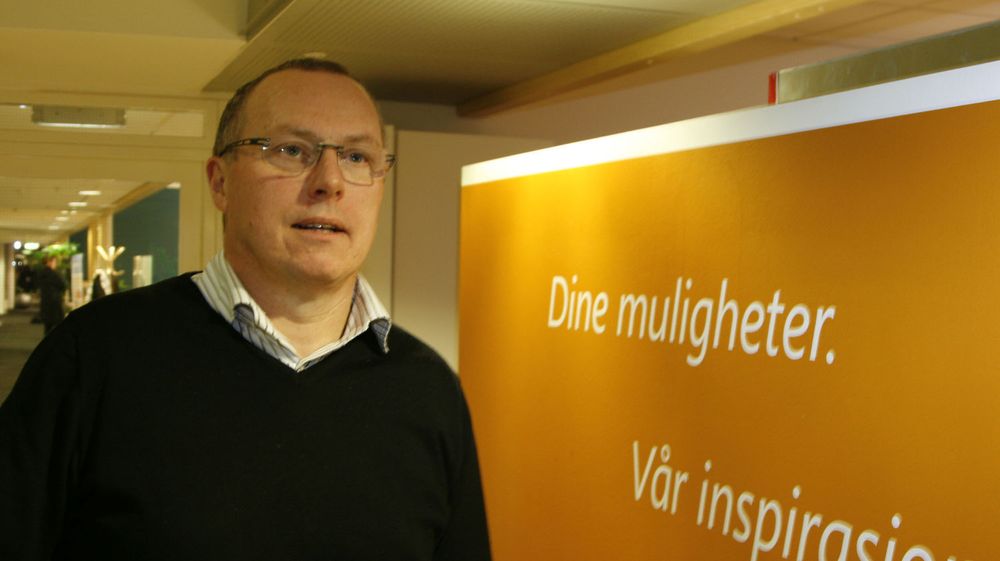 Knut Morten Aasrud går fra Microsoft til Evry. Det norske IT-selskapet omrokerer og slanker ledelsen kraftig. 