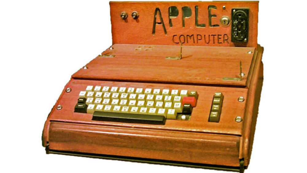 Apples første datamaskin gikk under hammeren fredag denne uken. Kassettspiller og bruksanvisning fulgte med, men ikke skjerm.
