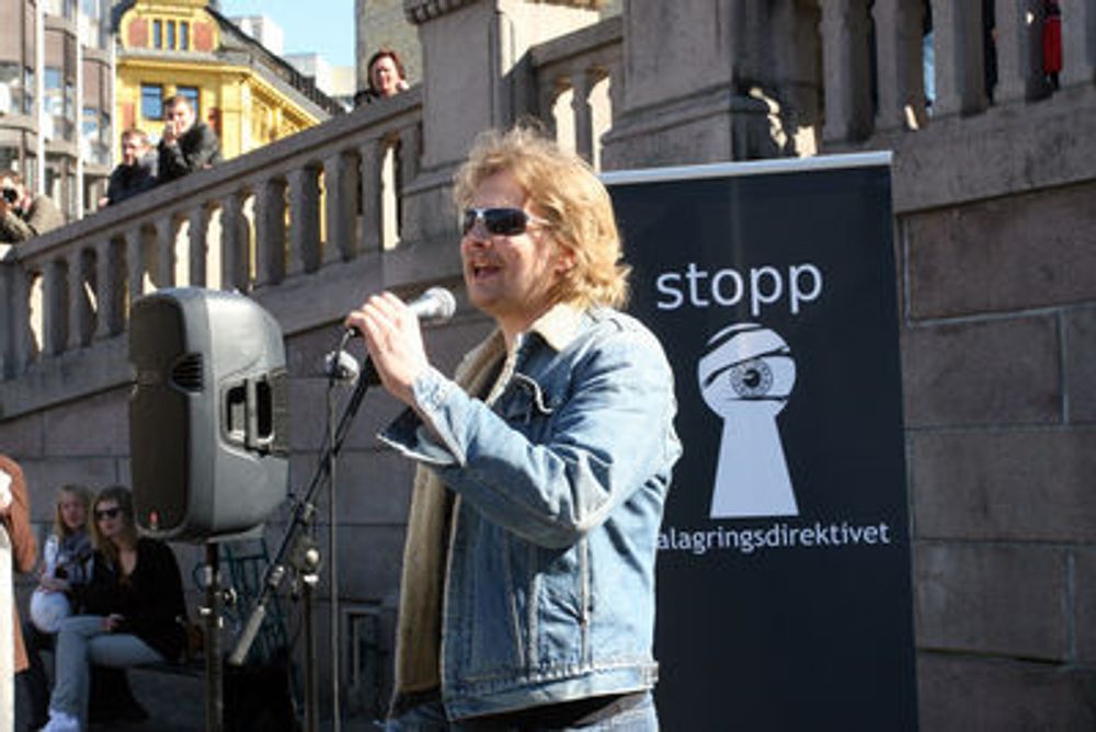 Et overvåkningssamfunn er stort sett alltid et ulovlig samfunn, sa Aslak Sira Myhre, leder av Litteraturhuset.