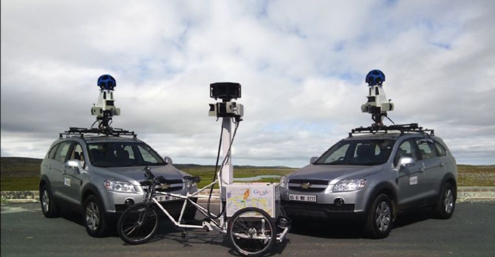 Biler og trehjulssykkel brukt til å samle inn data for Google Street View i India.