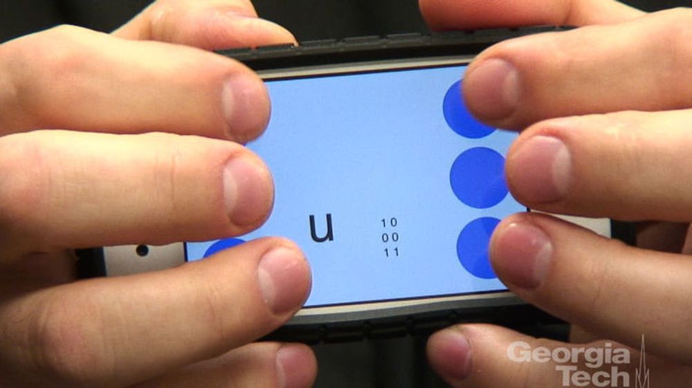 Brukeren holder skjermen fra seg, og skriver ved å trykke på kombinasjoner av seks punkter, tre på hver side, i samsvar med blindeskriftnormen Braille. Appen gjør det mulig også for seende å skrive uten å stirre på en skjerm.