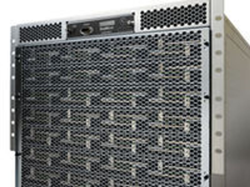 SM10000 fra SeaMicro består av 512 Atom-prosessorer. Boksen har en lastbalanserer som ifølge selskapet håndterer opptil 32 millioner samtidige nettforbindelser.