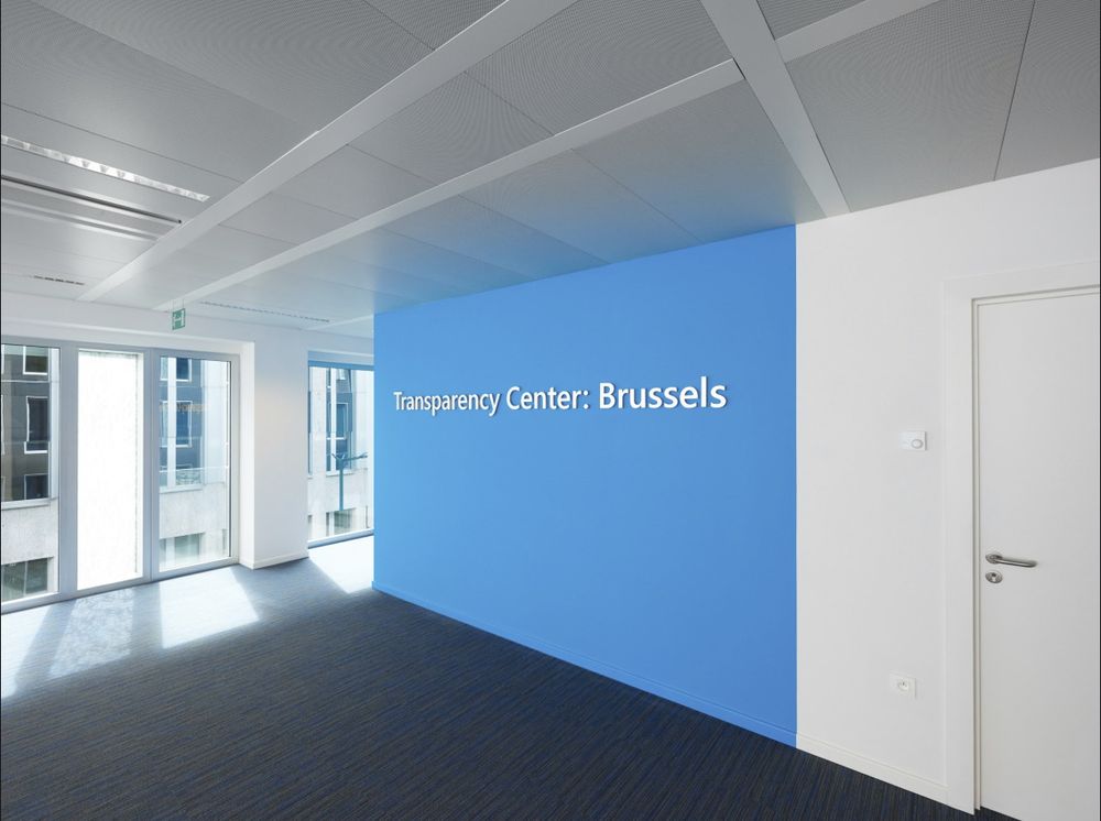 Et senter lokalisert i Brussel skal gi myndigheter tilgang til Microsofts kildekode i tillegg til annen sikkerhetsinformasjon.