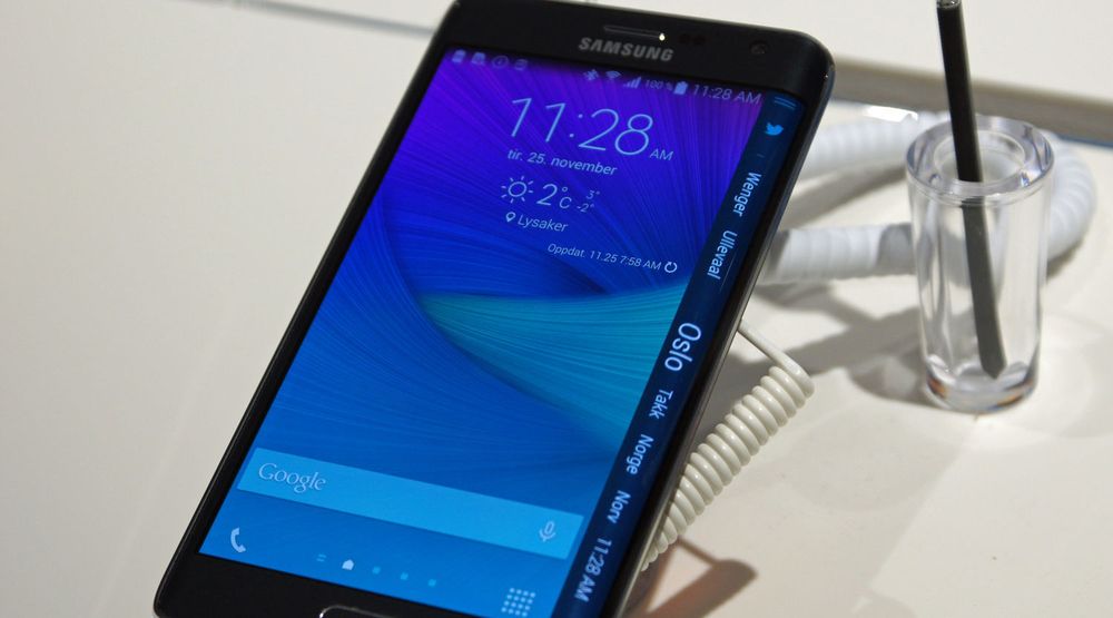 Galaxy Note Edge bruker en buet skjerm på siden. Nye Galaxy S6 vil muligens være avrundet på begge sidene.