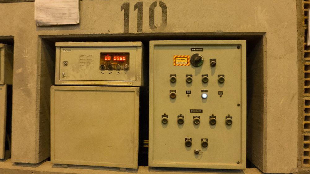 Det gamle franske systemet fra 1982 hadde mekaniske brytere og et lite display som ga begrenset informasjon. 