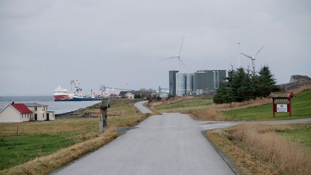 Marine Harvest fiskefôrfabrikk Valsneset Bjugn Åpnet juni 2014. Det er investert mer enn 900 millioner kroner. Kapasiteten er 220 000 tonn fôr per år, og fabrikken har 50 ansatte 