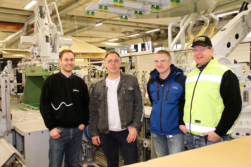 Fra venstre: Prosjektleder Klaus Herland, Dynatec. Per Arne Wengen, tekniker, el/automasjon, Glava, Arild Norum, konstruktør hos Dynatec og ansvarlig for utviklingen av eskereiserne, og Rune Holter, markedsfører, også Dynatec.