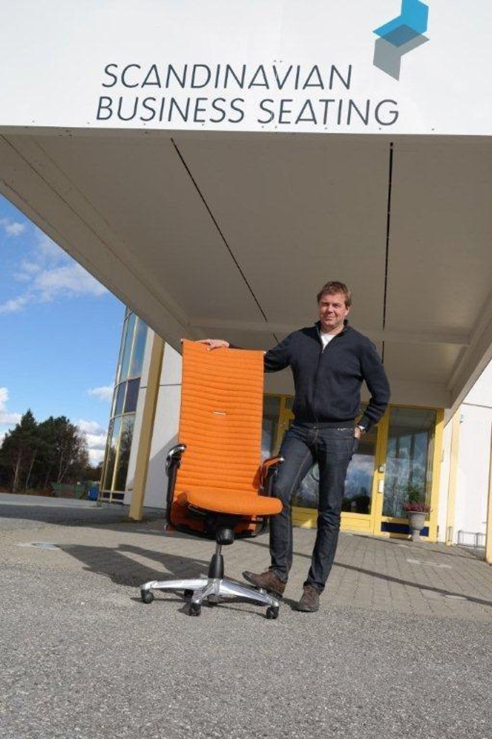 Stein Are Kvikne er Vice President Production Development i Scandinavian Business Seating på Røros. HÅG-stolen H09 Excellence er en av mange populære modeller.