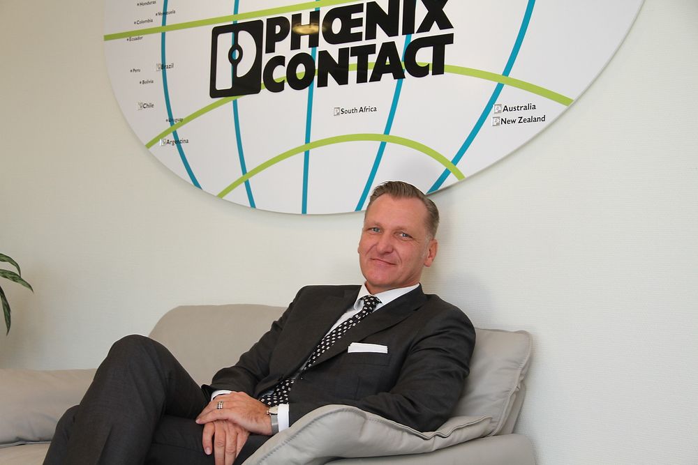Phoenix Contact vil møte mer krevende kunder ved å bygge tettere bånd mellom egne og kunders eksperter og i større grad involvere seg i systemutvikling sammen med kundene.