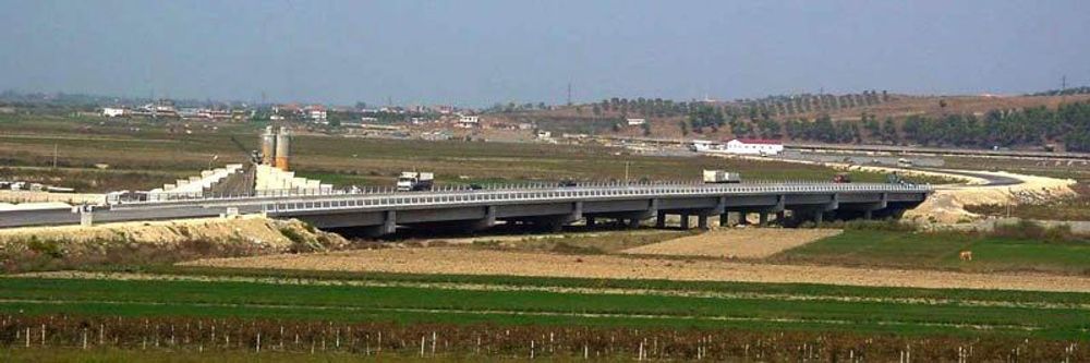 Ny motorveibro i Albania.