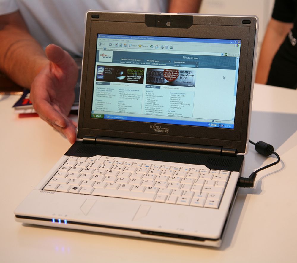 IFA: "Alle" lanserte mini-PC-er. Dette er Amilo Mini, modellen fra Fujitsu Siemens.