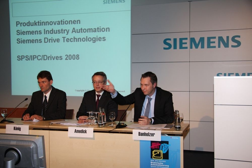 INGEN INTERVJU: Siemens-sjefene König, Amedick og Banholzer holdt pressekonferanse, men tok seg ikke tid til å snakke med journalister etterpå.