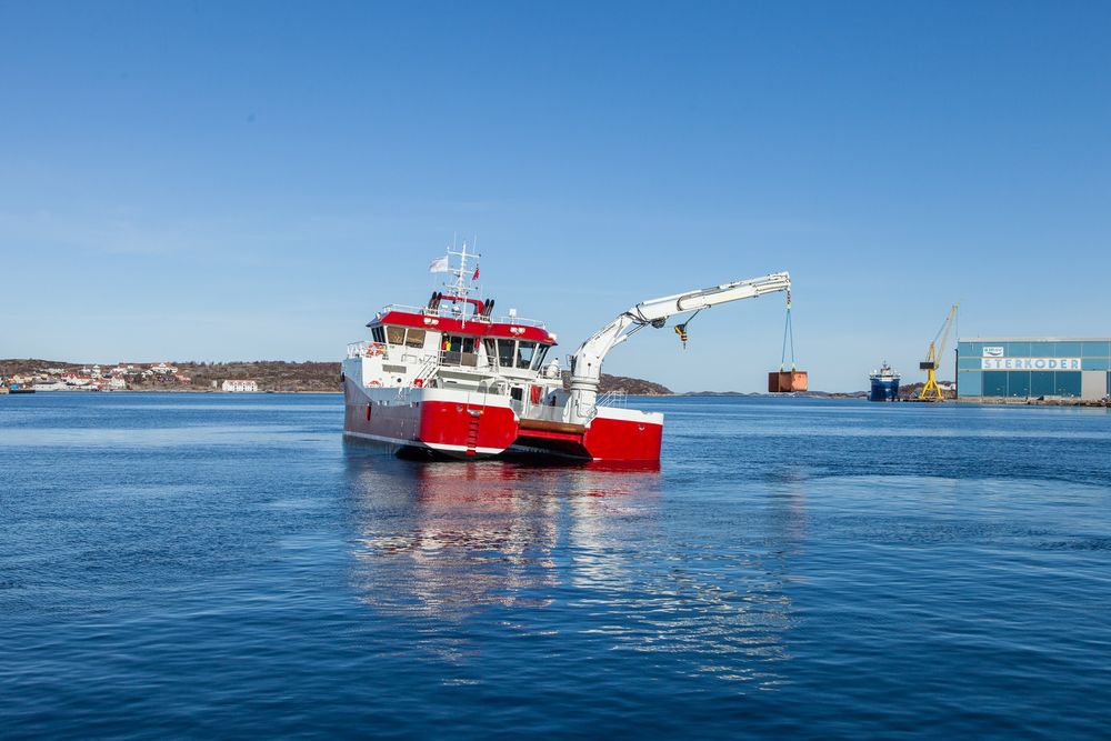 Med tung last i krana og MRPC-systemet koblet ut, krenger Fosnakongen mer og mer.