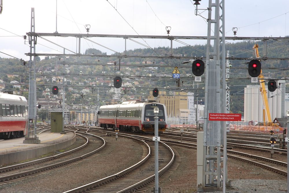 Siden dagens signalanlegg er fra 1960-tallet må det investeres i nye anlegg på alle nye strekninger som settes i drift før den endelige utrullingen av ERTMS om 10-15 år. 