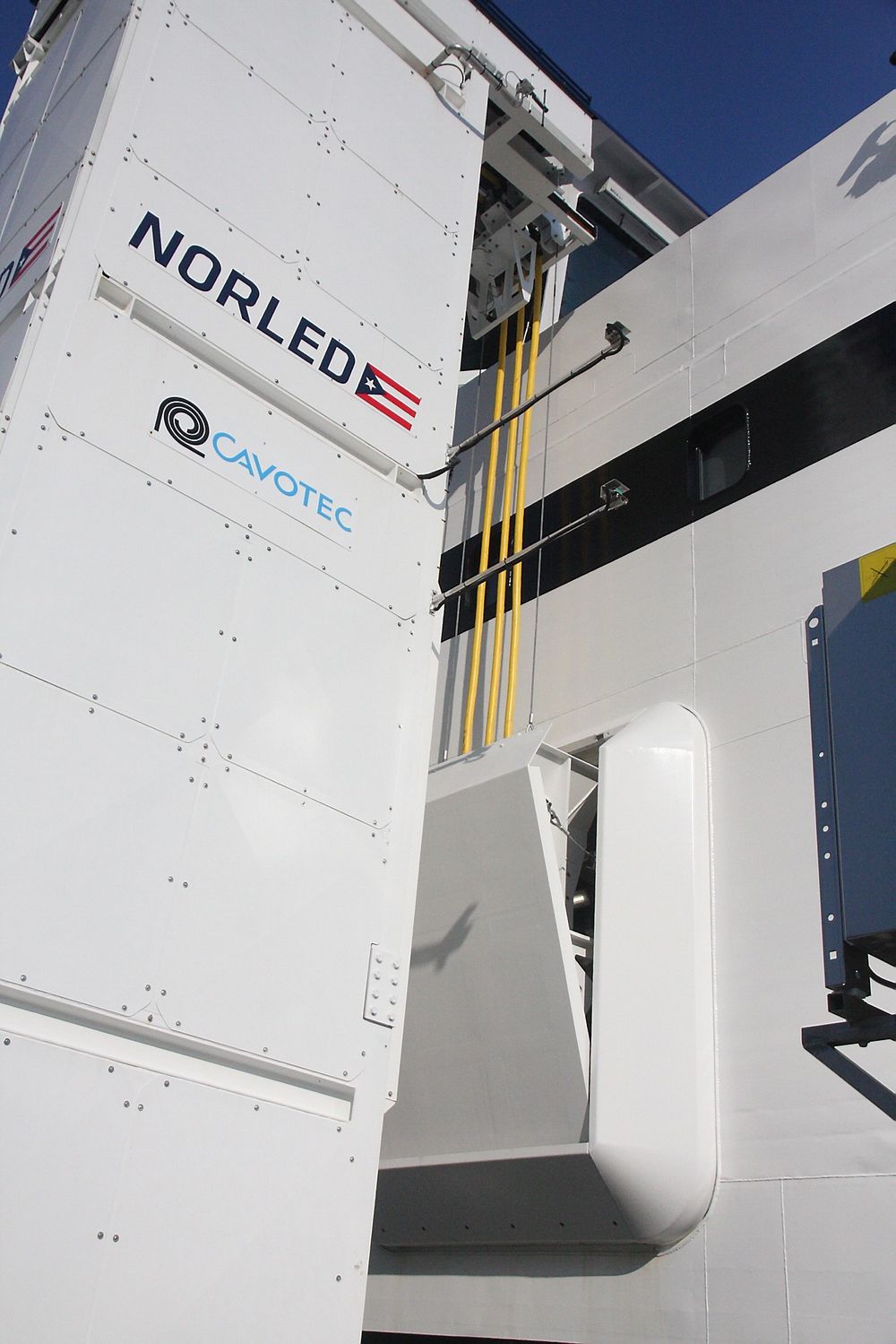 Tårn med plugg på Oppedal-sida.