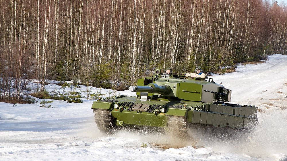 Det er 15 år siden Leopard 2A4 -vognene ble kjøpt brukt fra Nederland. For at Forsvaret skal ha en troverdig stridsvognkapasitet i fremtiden er det nødvendig åforeta en oppgradering og modernisering. 