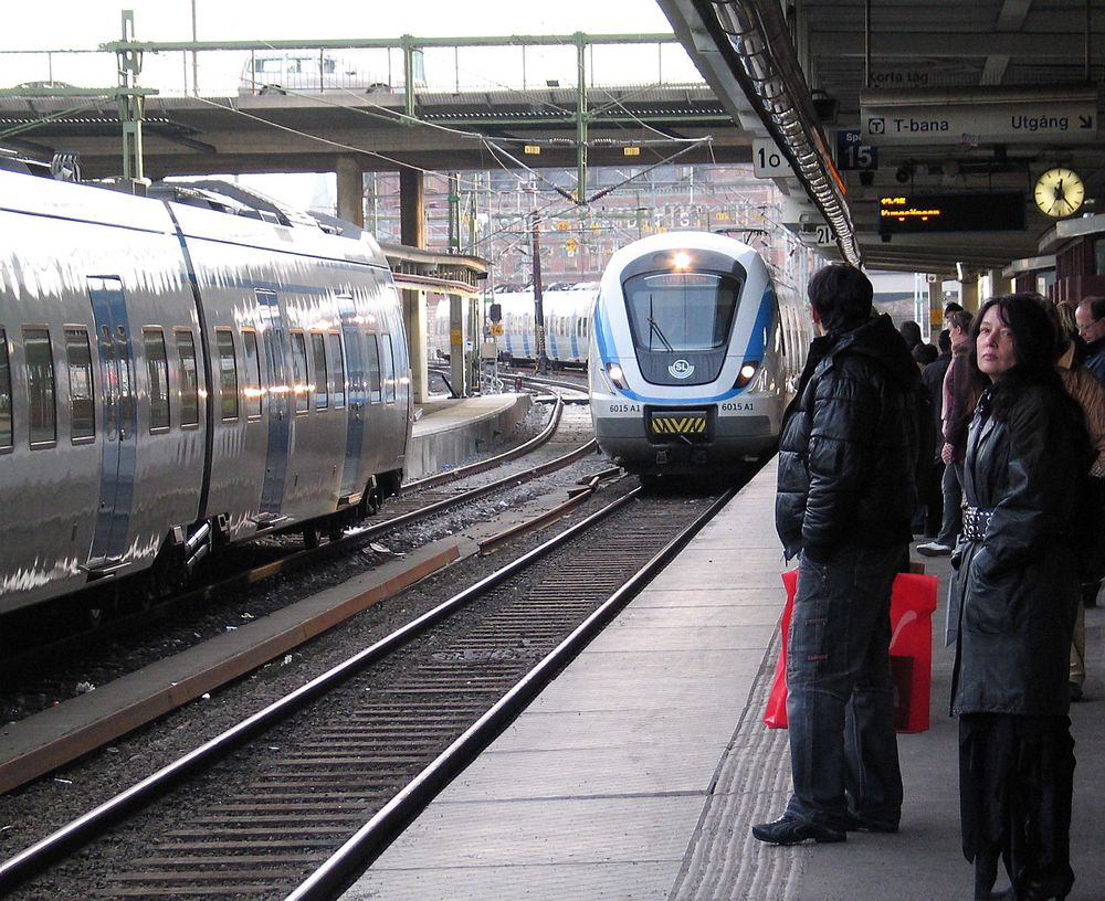 For å få ned antallet dødsfall langs den svenske jernbanen bruker Trafikverket en milliard svenske kroner på sikkerhetstiltak de kommende ti årene. 