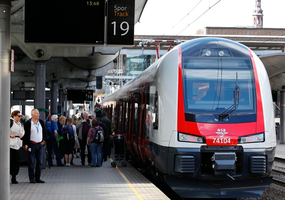 Mandag morgen står togene mellom Oslo S og Skøyen på grunn av en ukjent signalfeil. 
