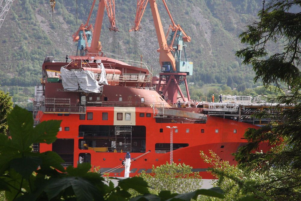 Viking Neptun under bygging ved Kleven juni 2014. 