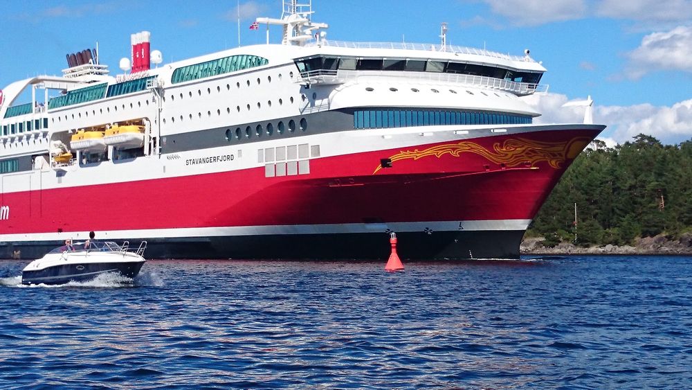 Stavangerfjord er en av to norske ferger som går på LNG. Maritim bransje er ikke enig i at LNG-teknologien er "gammel", slik Stortingets vedtak antyder. 