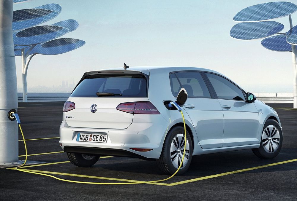 Volkswagen eGolf får større rekkevidde i 2017-utgaven.