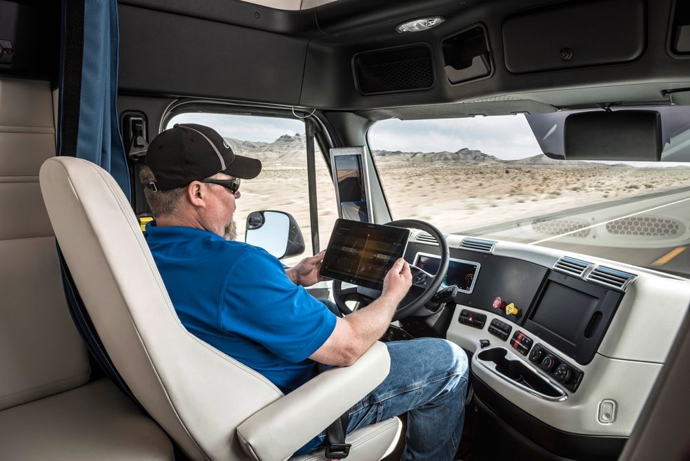 Teknologinettstedet Wired skriver at lastebilen må testes i flere millioner kilometer til før man slipper den helt løs på veiene.
