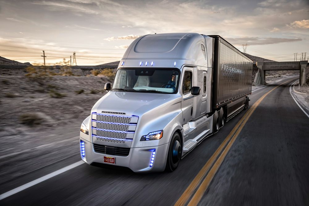 Det er Daimler, som blant annet eier Mercedes-Benz, som har lansert den autonome lastebilen.  