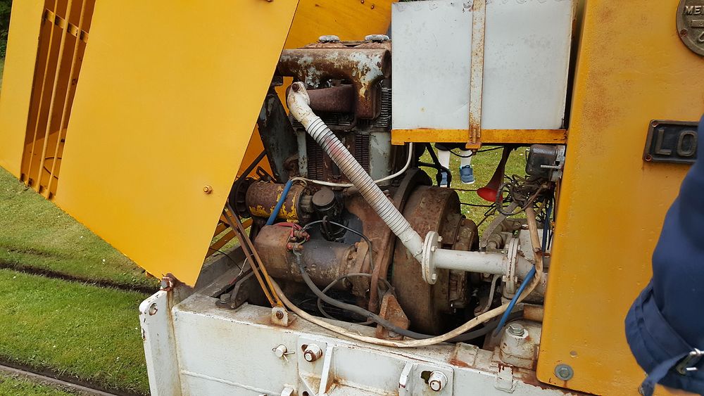 Godt innkjørt: Når startmotoren dro rundt, og det var dristoff tilgjengelig, var den gamle luftkjølte tosylindrede Deutz-dieslemotoren en pålitelig arbeidskar. 