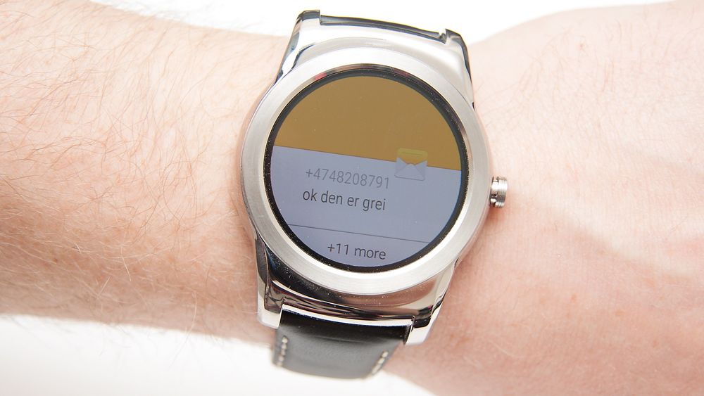 Android Wear gir deg rask oversikt over uleste varsler. Du kan besvare disse rett fra klokken om du vil. 