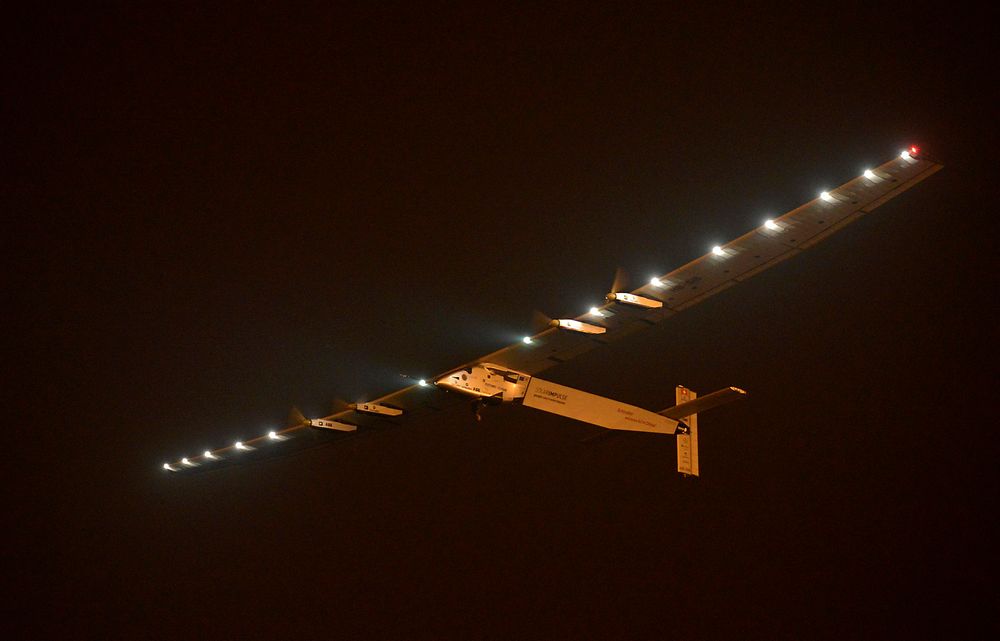 Solar Impulse 2 letter fra bakken i Nanjing i Kina for en ferd til Hawaii med bare sola som energikilde.  